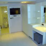 Coezel Sare Guzelcamlı
