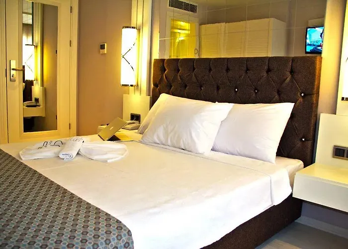 Coezel Sare Hotel 3*